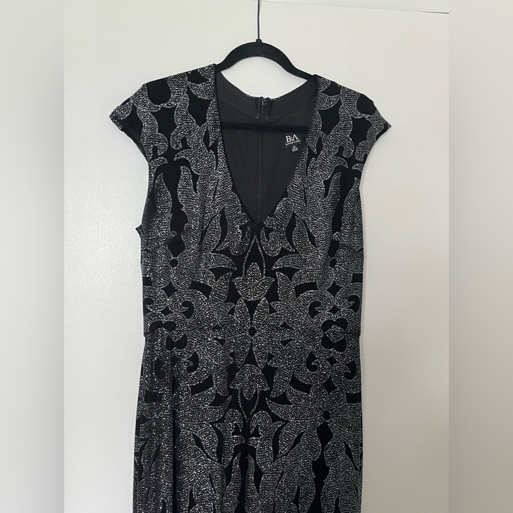 Long V-neck glitter cap sleeve dress
